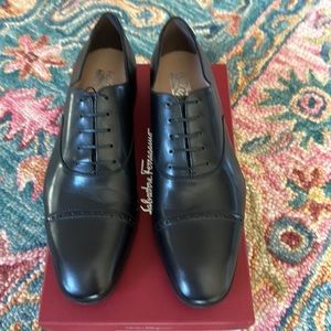 Brand New Men’s Salvatore Ferragamo black Boston cap toe oxfords. Size 12D